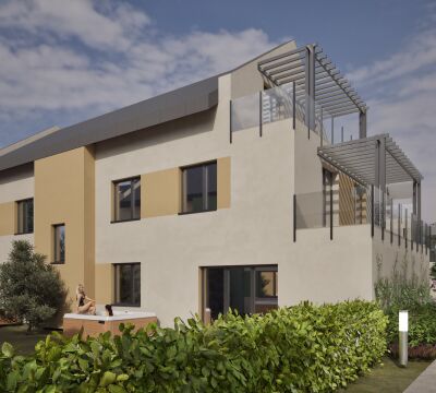 Liliom Homes
