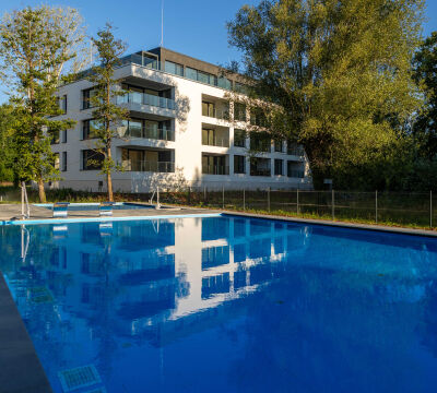 Lake Resort 